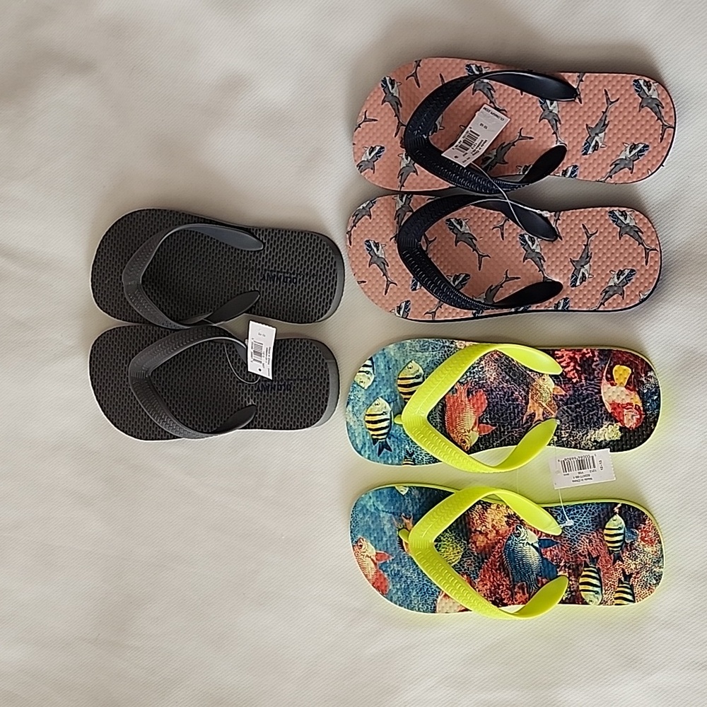 Old Navy Flip Flops Size: 12-13